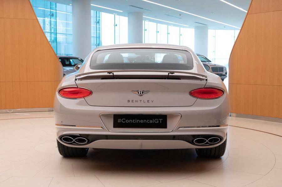  Bentley Continental GT 2020 года  (UAE) (фото 10 из 10)